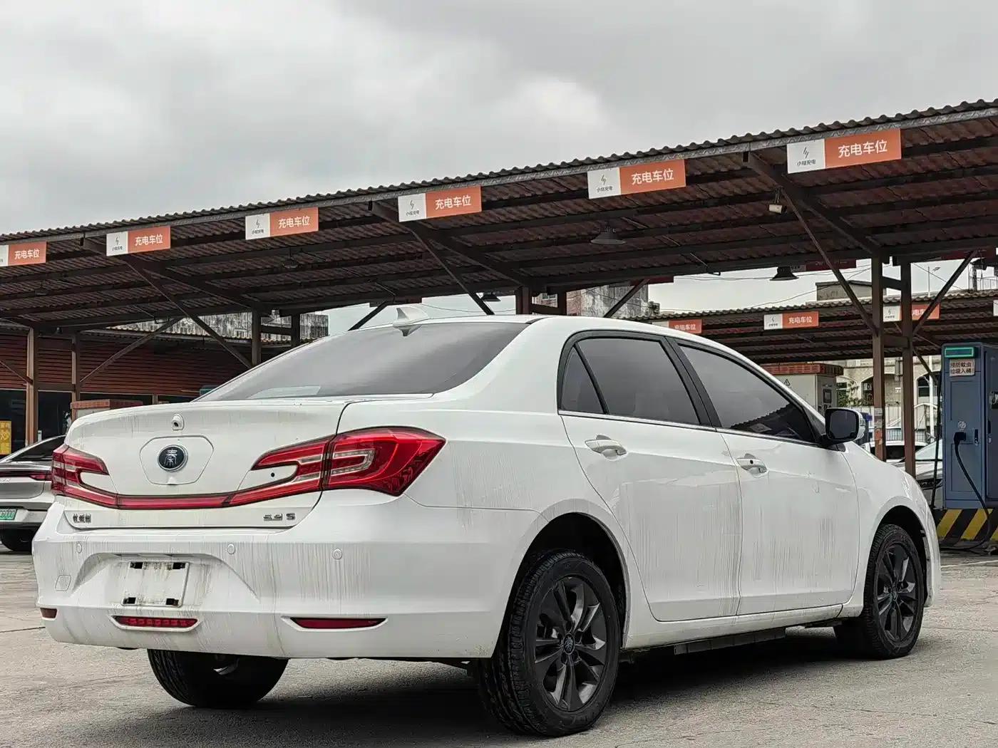Qin New Energy 2017 1.5T Premium Edition — миниатюра 6