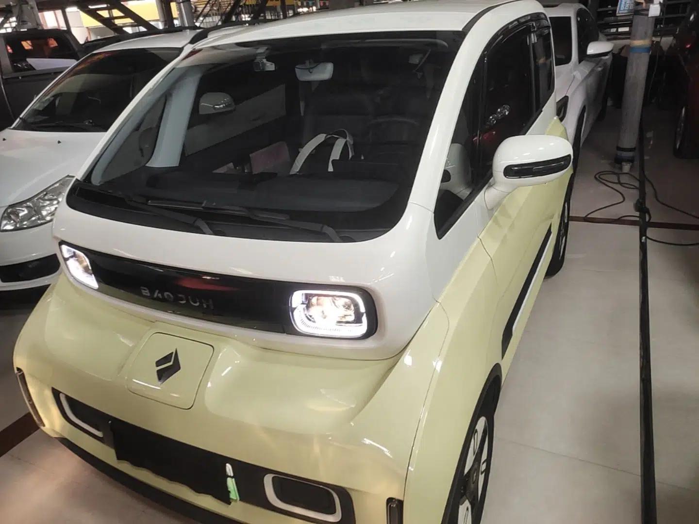 Baojun E300 2020 Plus Starry Intelligence Edition — миниатюра 2