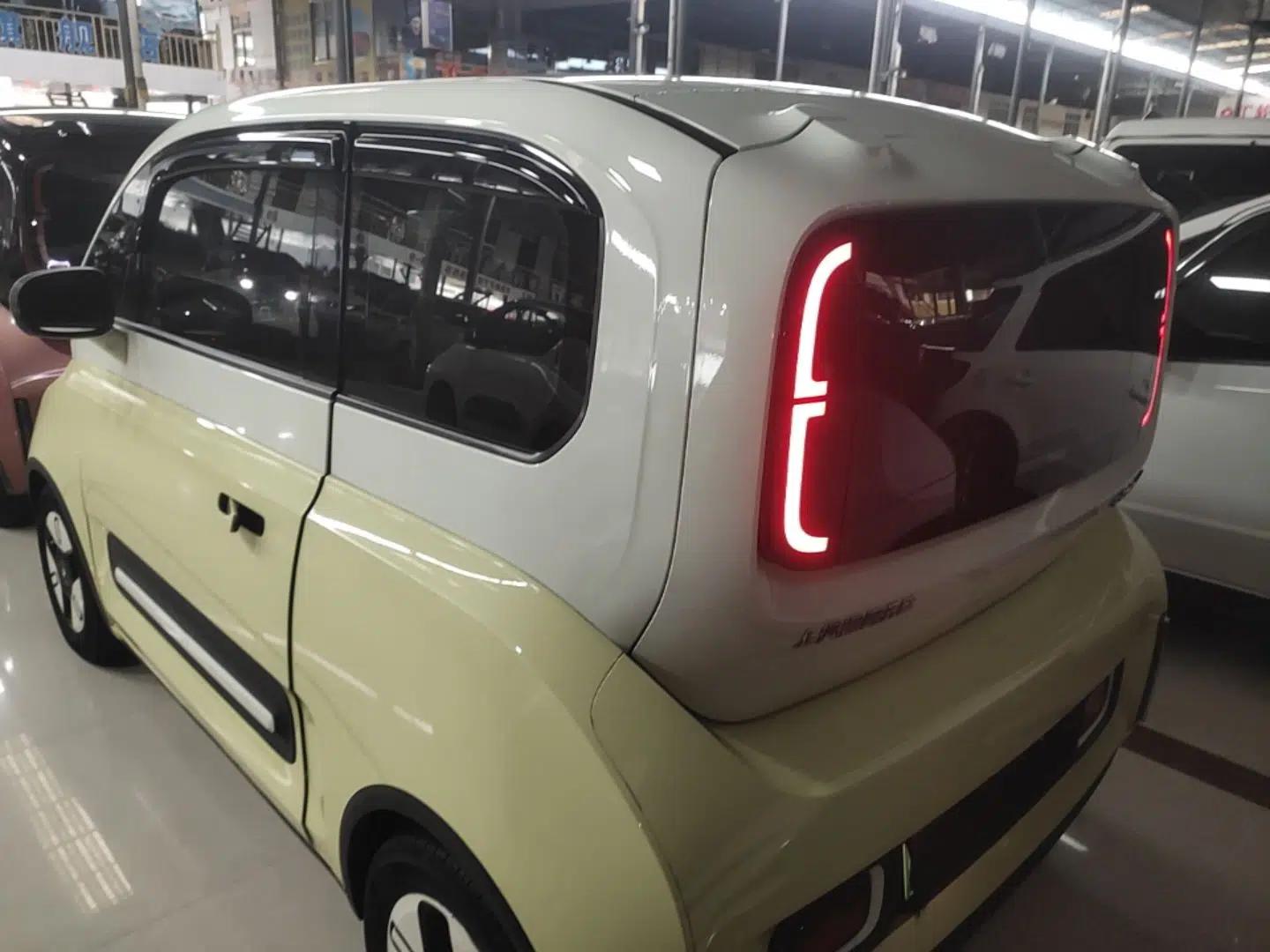 Baojun E300 2020 Plus Starry Intelligence Edition — миниатюра 4