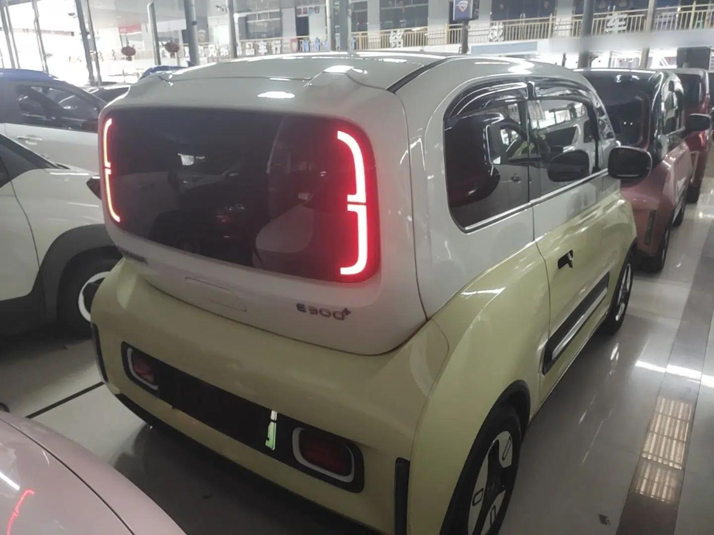 Baojun E300 2020 Plus Starry Intelligence Edition — миниатюра 6