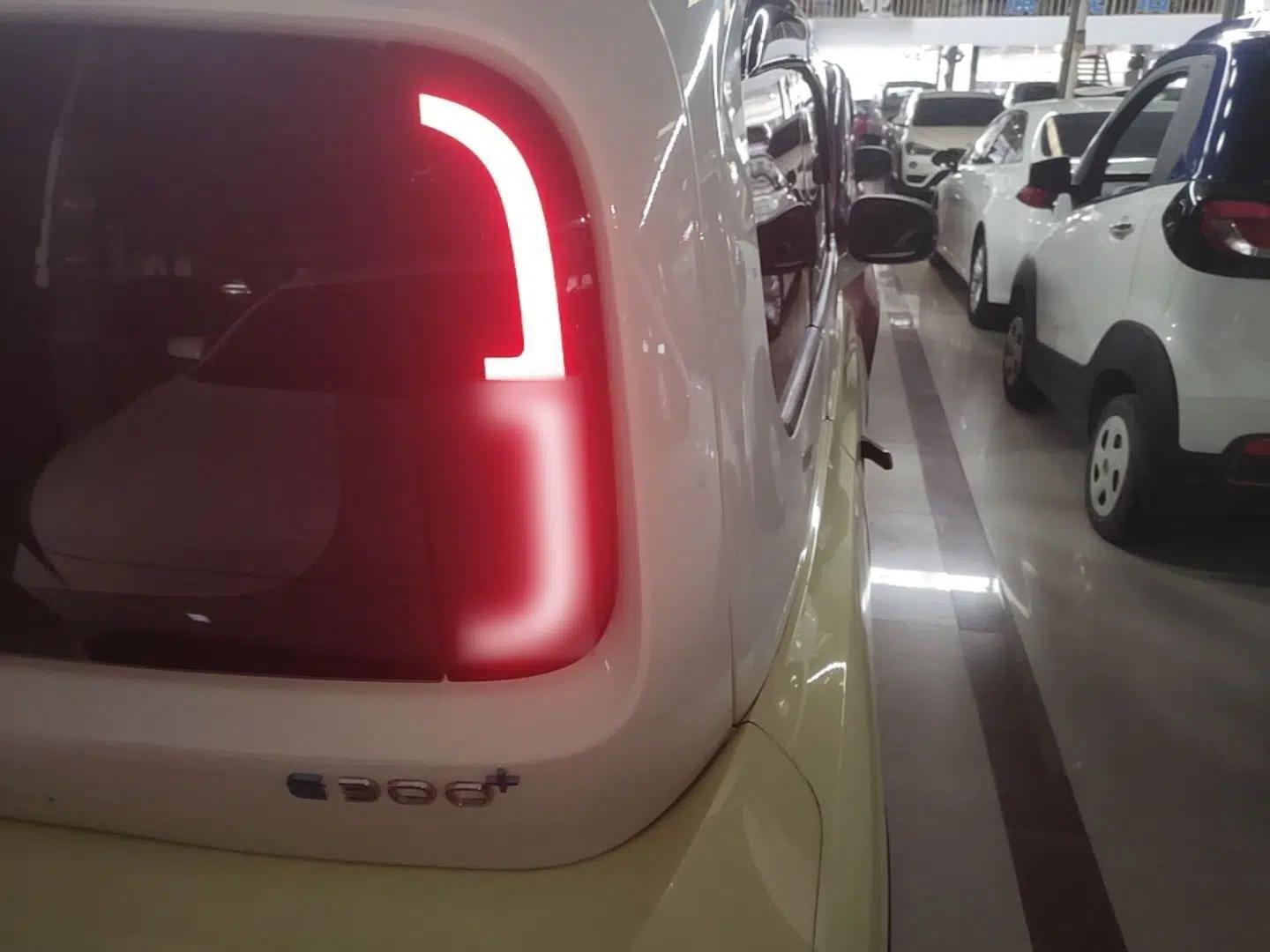 Baojun E300 2020 Plus Starry Intelligence Edition — миниатюра 7