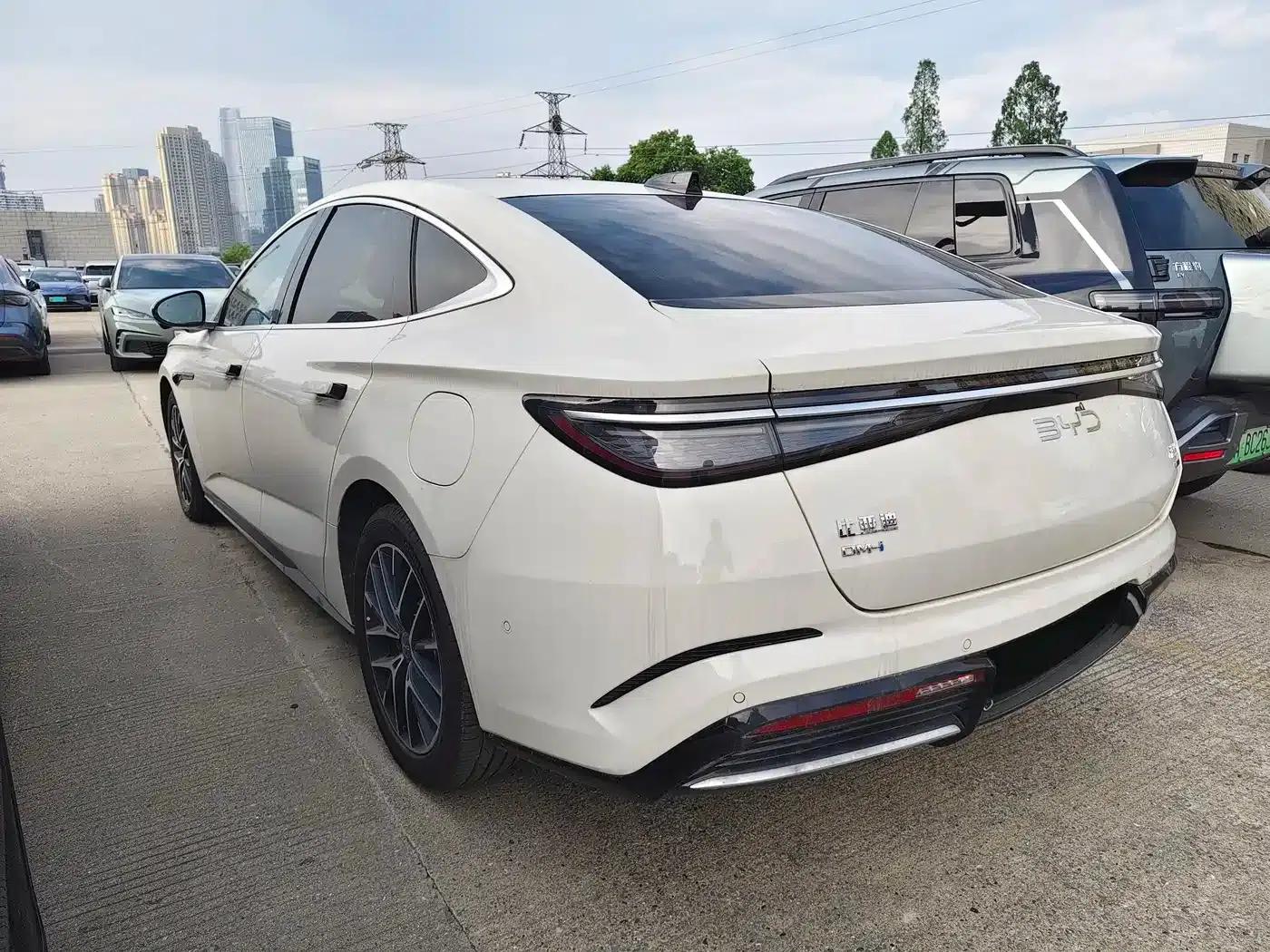 Seal 07 DM-i 2025 Model DM-i 1.5L 125km Premium — миниатюра 4