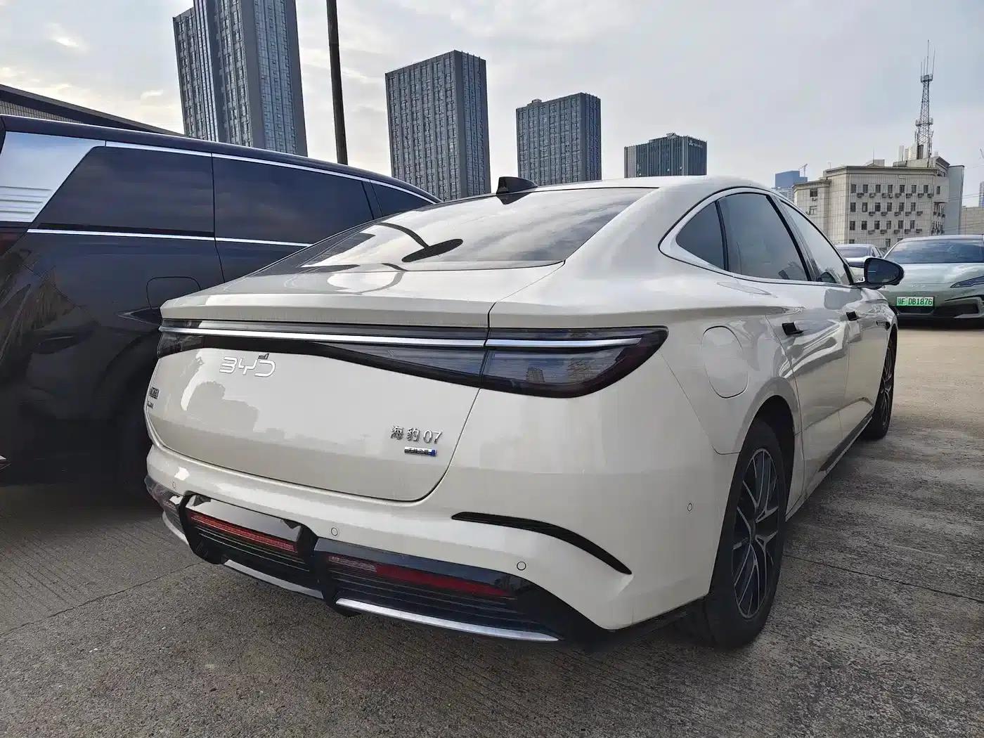 Seal 07 DM-i 2025 Model DM-i 1.5L 125km Premium — миниатюра 6