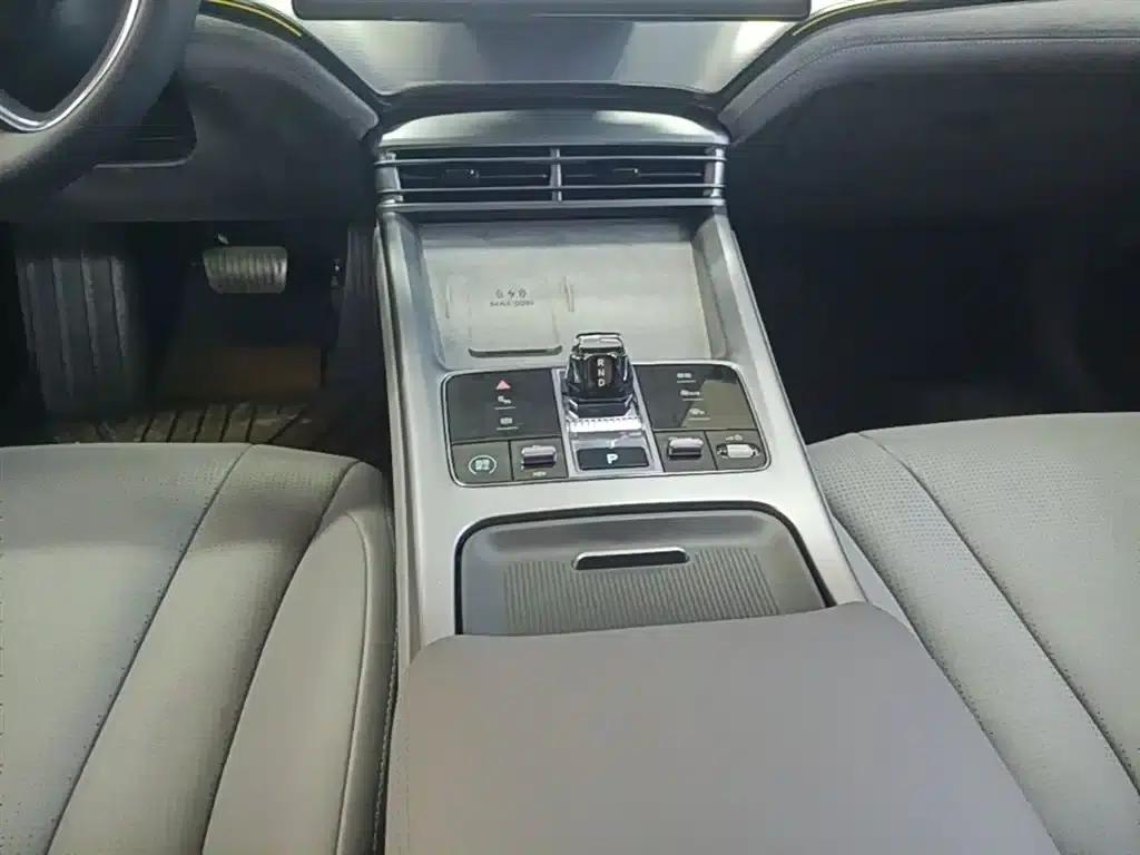 Seal 07 DM-i 2025 Model DM-i 1.5L 125km Luxury — миниатюра 14