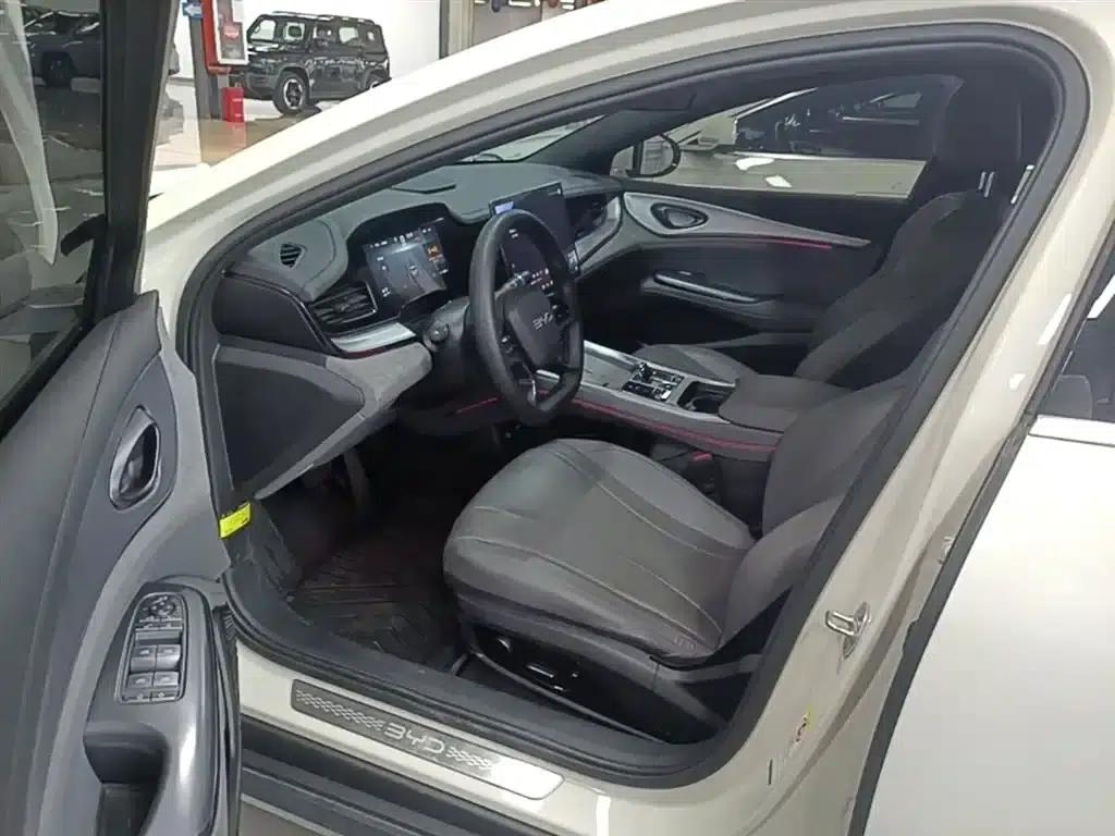 Seal 07 DM-i 2025 Model DM-i 1.5L 125km Luxury — миниатюра 16