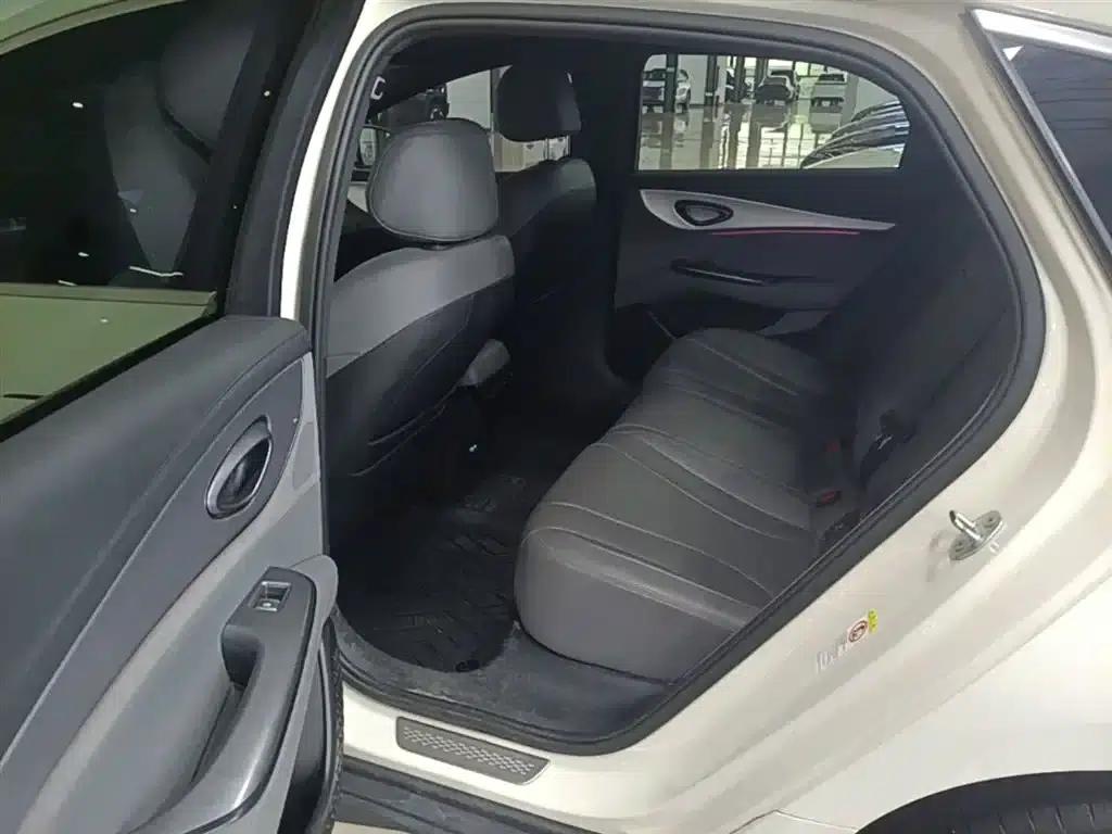 Seal 07 DM-i 2025 Model DM-i 1.5L 125km Luxury — миниатюра 17