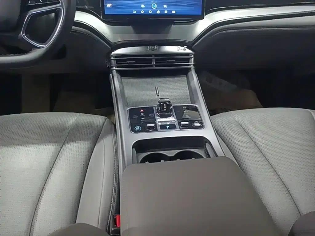 Seal 07 DM-i 2025 Model DM-i 1.5L 70km Elite — миниатюра 14