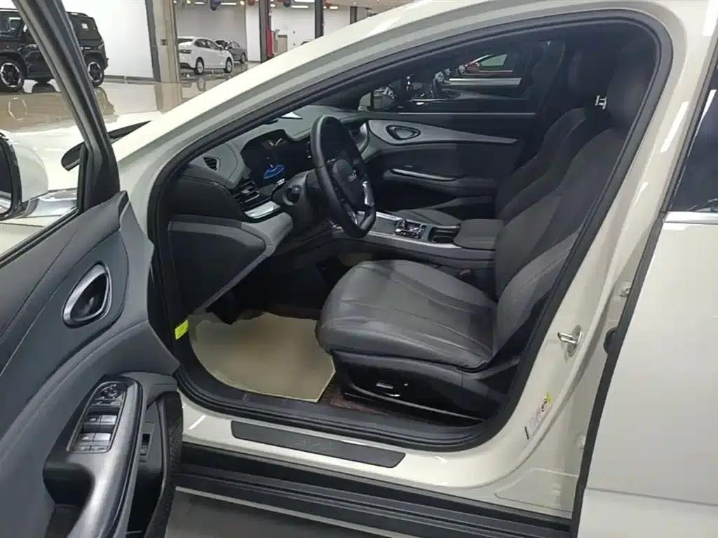 Seal 07 DM-i 2025 Model DM-i 1.5L 70km Elite — миниатюра 15