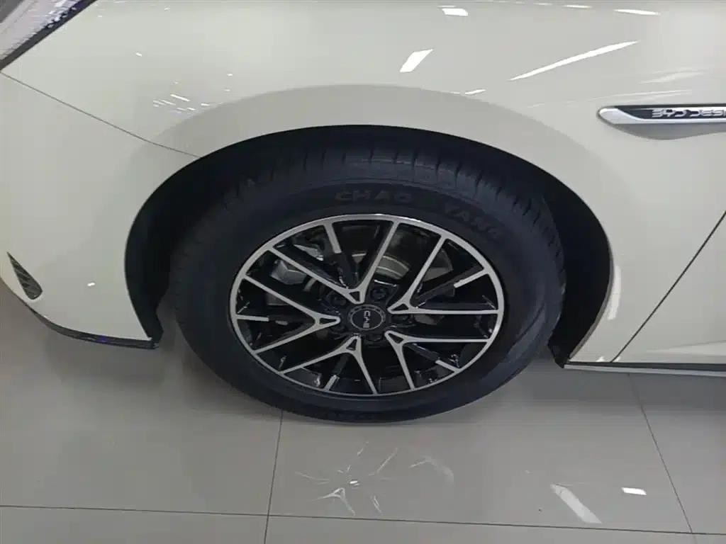 Seal 07 DM-i 2025 Model DM-i 1.5L 70km Elite — миниатюра 23