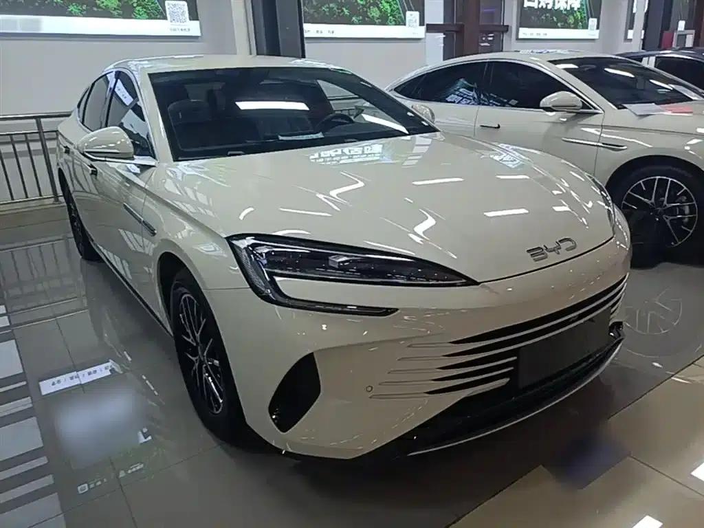 Seal 07 DM-i 2025 Model DM-i 1.5L 70km Elite — миниатюра 4