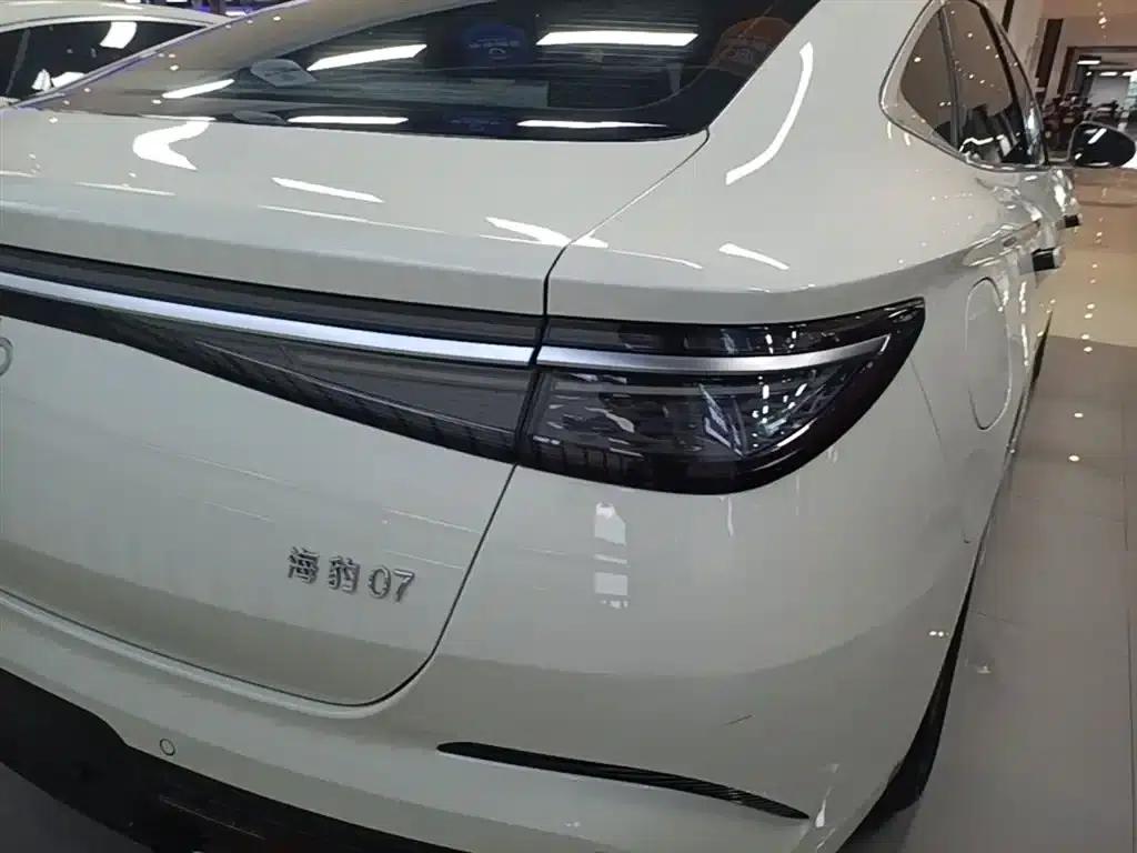 Seal 07 DM-i 2025 Model DM-i 1.5L 70km Elite — миниатюра 8