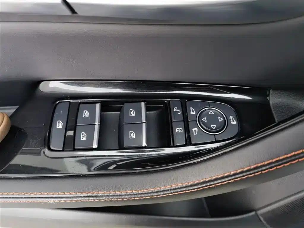 Song PLUS 2020 1.5T Automatic Premium Edition — миниатюра 9