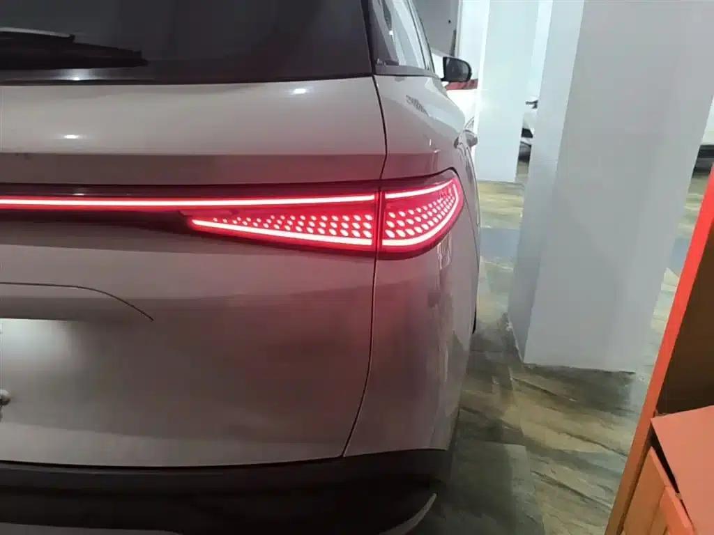 Hiace 05 DM-i 2025 DM-i 75KM Luxury Edition — миниатюра 8