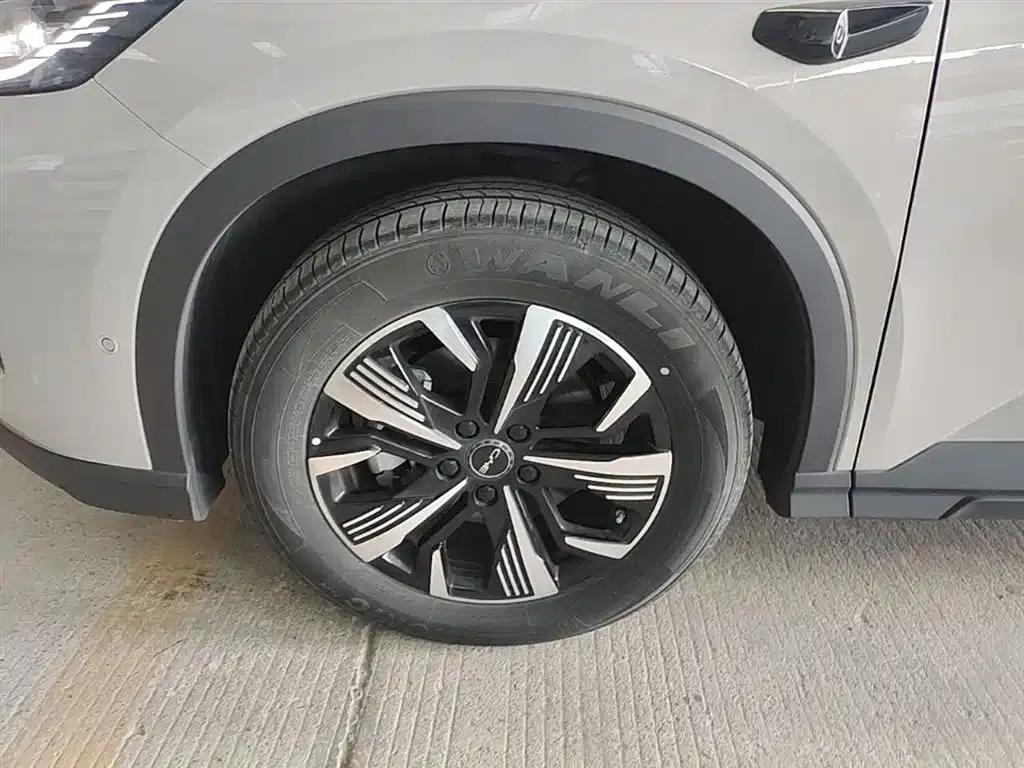 Hiace 05 DM-i 2025 DM-i Intelligent Driving Edition 75KM Luxury Model — миниатюра 23