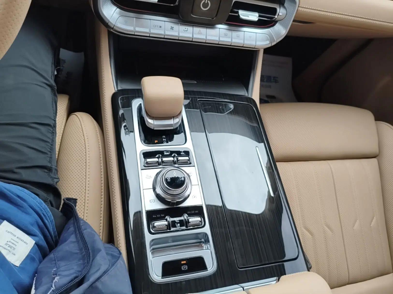 BAIC Off-Road BJ60 Leiting 2024 Magic Electric Drive Advanced Version 5 Seats — миниатюра 16