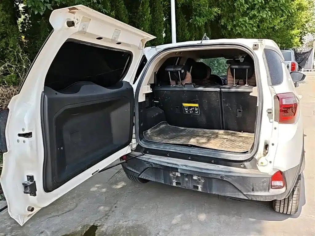 2017 Yuan 1.5L Automatic Cool and Stylish Model — миниатюра 19