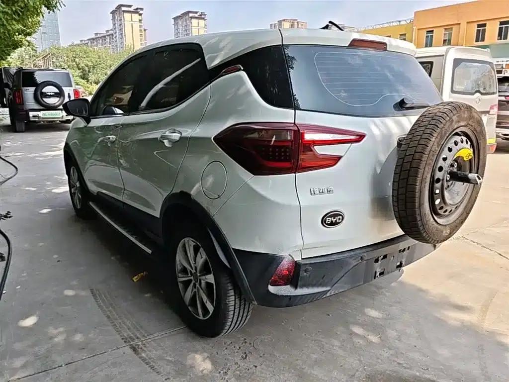 2017 Yuan 1.5L Automatic Cool and Stylish Model — миниатюра 5