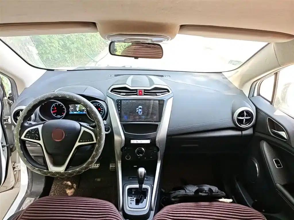 2017 Yuan 1.5L Automatic Cool and Stylish Model — миниатюра 10