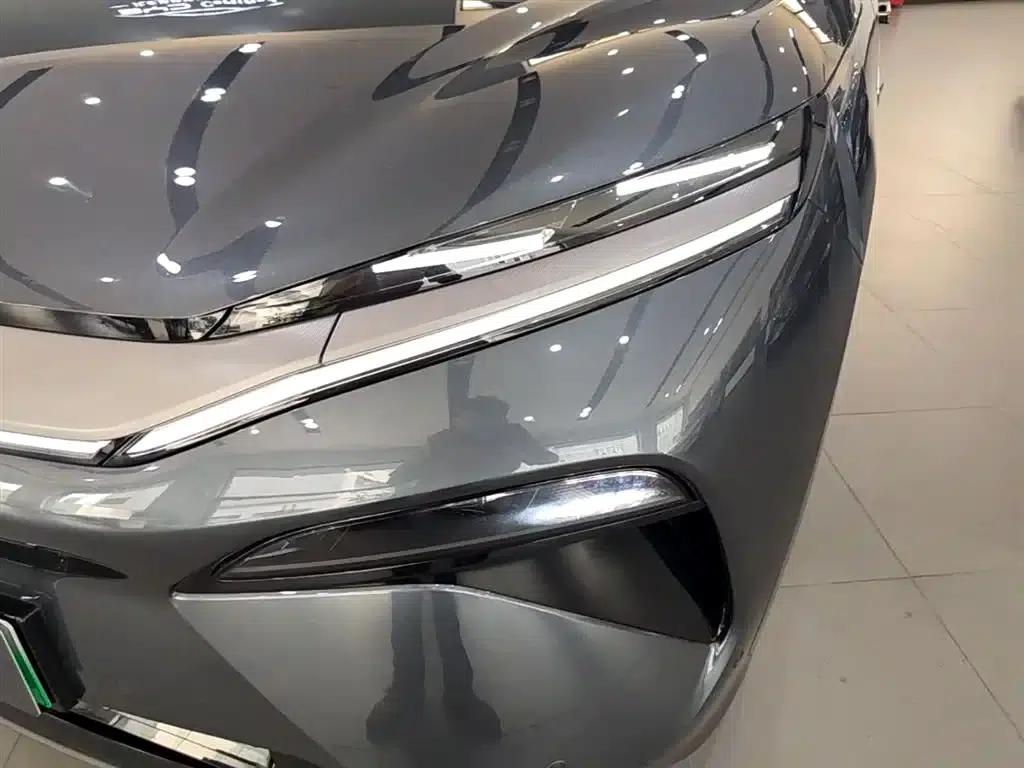 Tang L 2025 EV 600KM Four-Wheel Drive LiDAR Flagship Edition — миниатюра 24