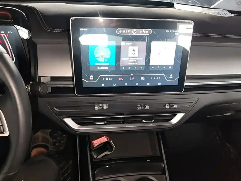 Qin Pro New Energy 2019 DM Super Edition 1.5TI Automatic Intelligent Connected Athletic Model (National VI Emission Standard) — миниатюра 13