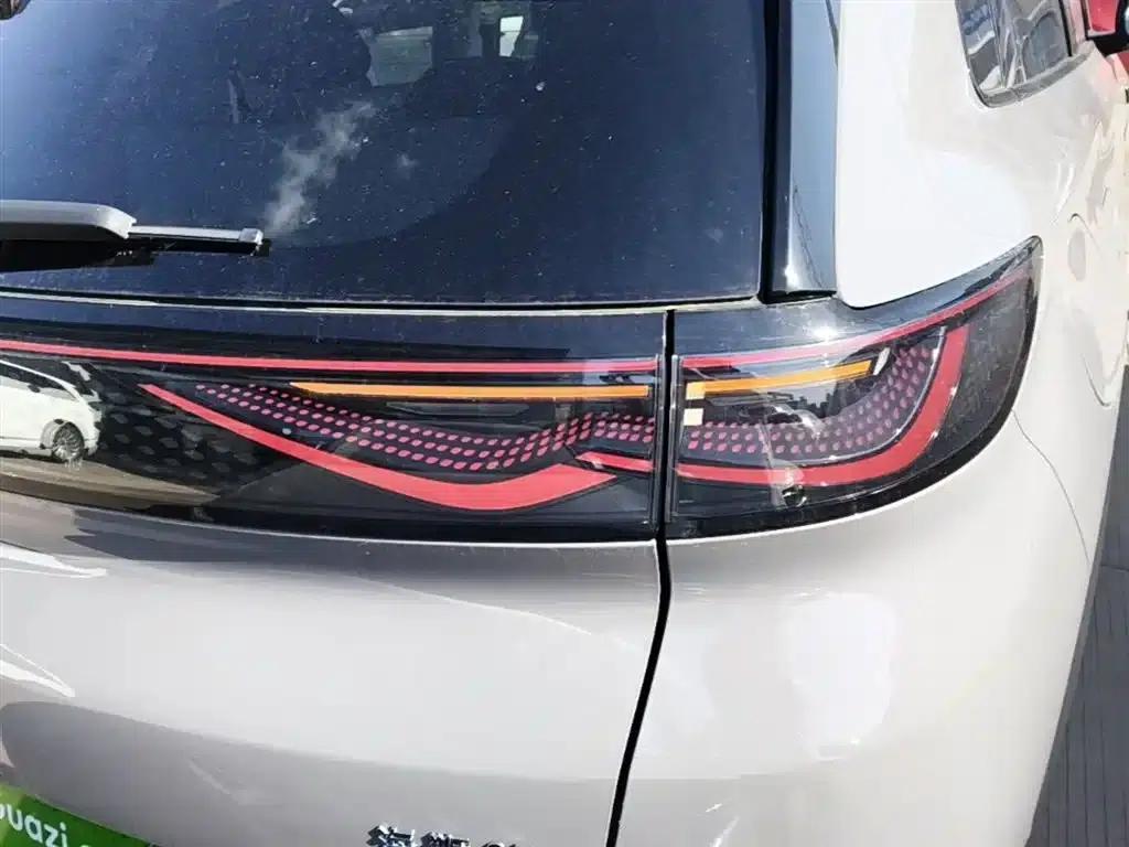 Hiace 05 EV 2025 520KM Flagship Intelligent Navigation Edition — миниатюра 8