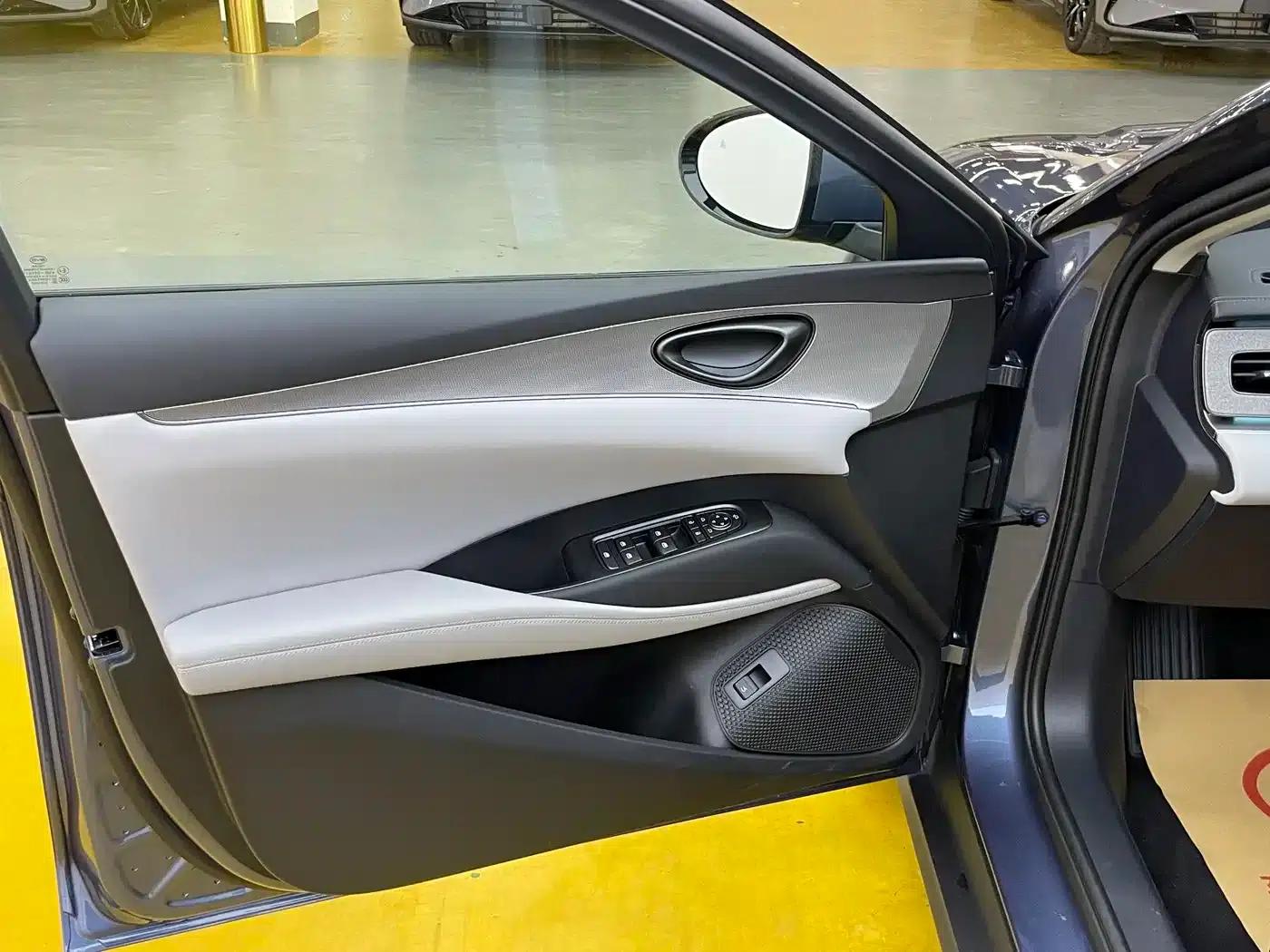 Seal 06 DM-i Touring Edition 2025 DM-i 150KM Flagship Model — миниатюра 5