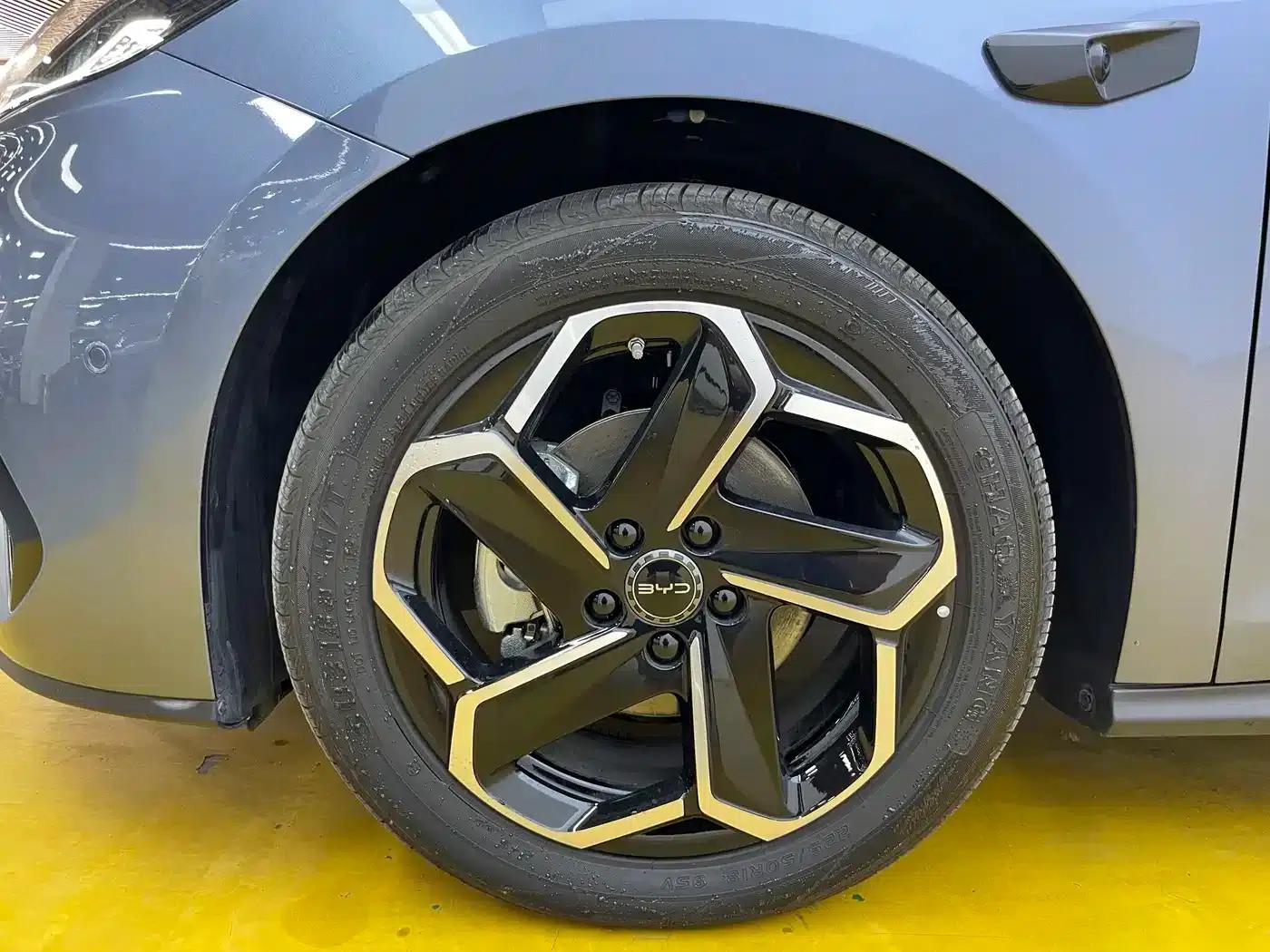 Seal 06 DM-i Touring Edition 2025 DM-i 150KM Flagship Model — миниатюра 9