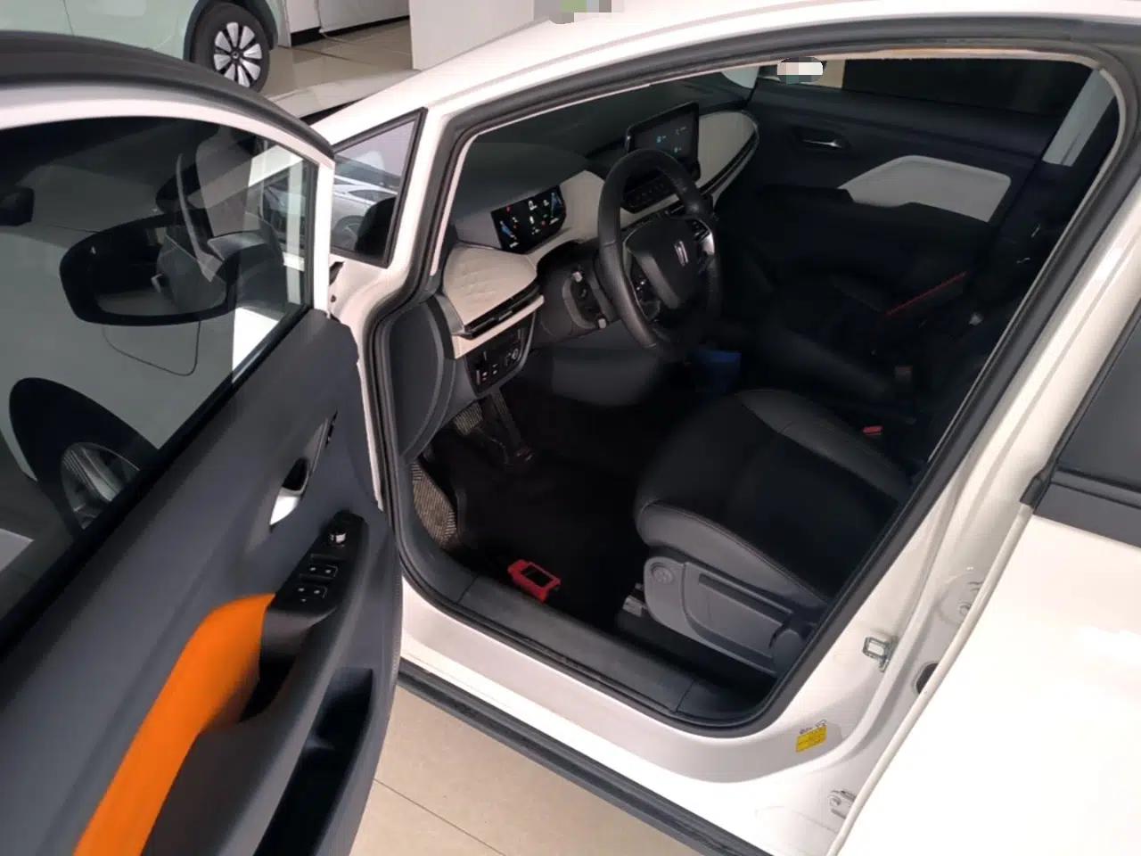 Bestune NAT 2023 PRO Comfortable Travel Extended Range Battery-Swap Version 401km — миниатюра 19
