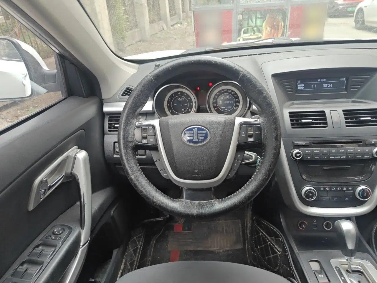 Bestune X80 2013 2.0L automatic comfort version — миниатюра 11