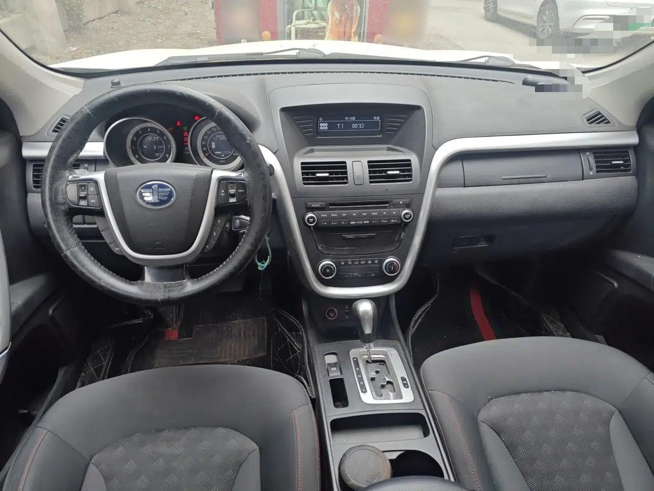 Bestune X80 2013 2.0L automatic comfort version — миниатюра 10