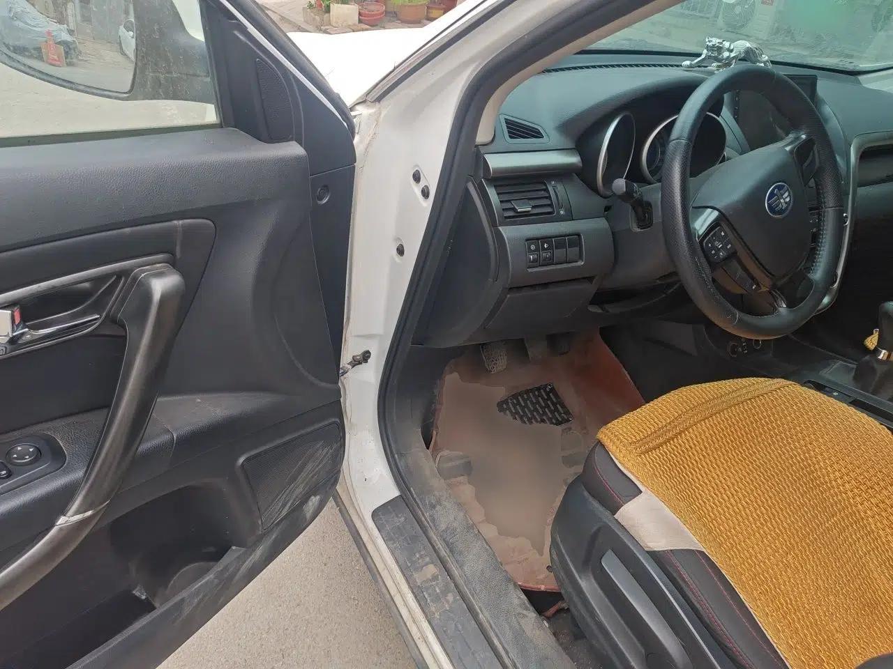 Bestune X80 2016 2.0L manual base trim — миниатюра 17