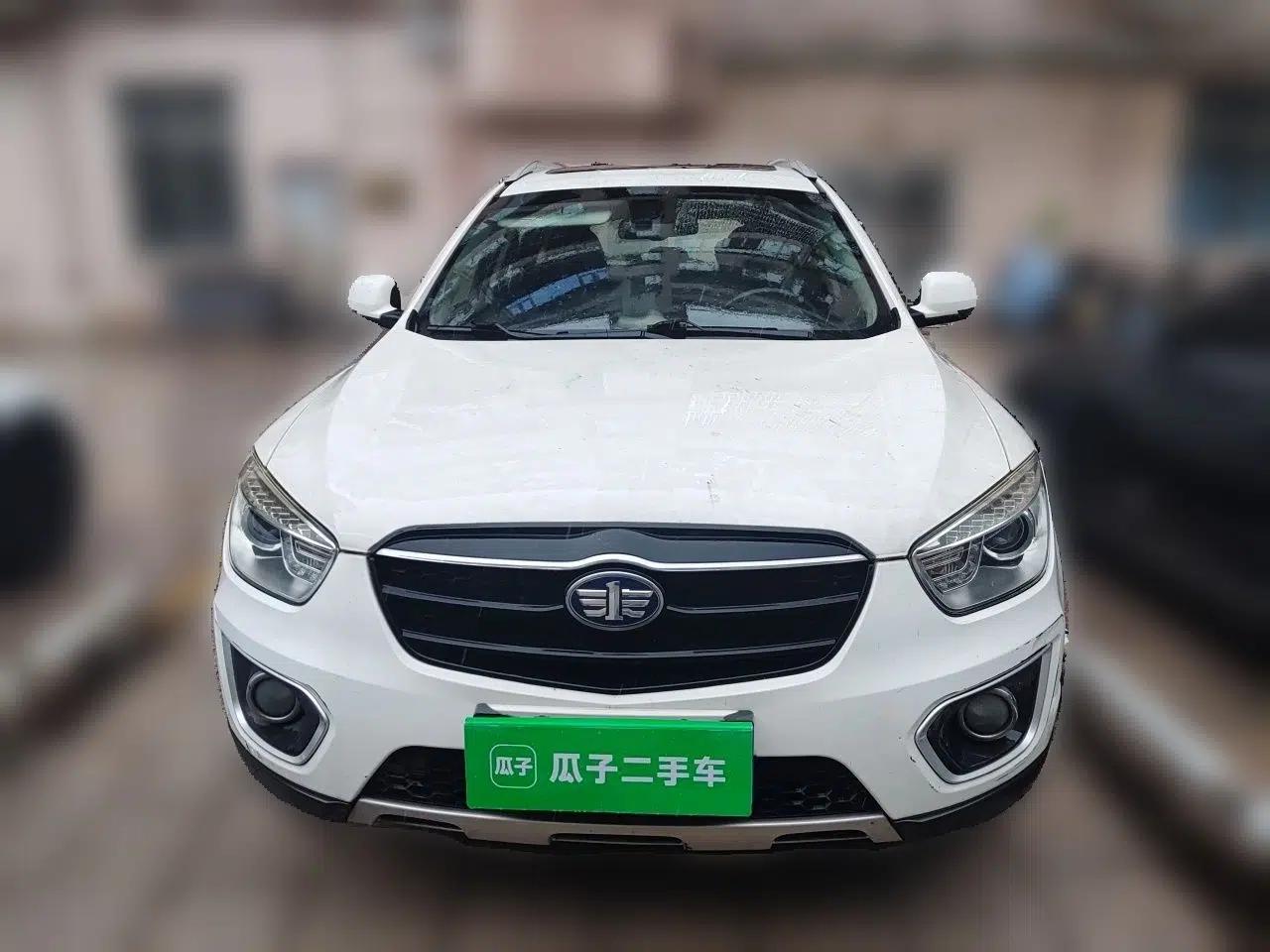 Bestune X80 2016 2.0L automatic Comfort trim level — миниатюра 2