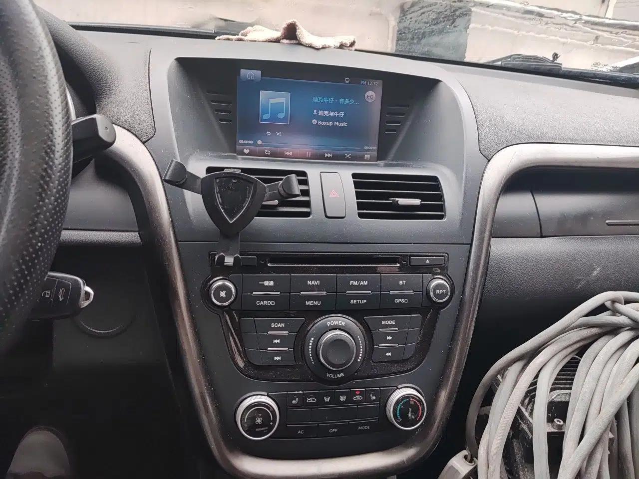 Bestune X80 2016 2.0L automatic Comfort trim level — миниатюра 14