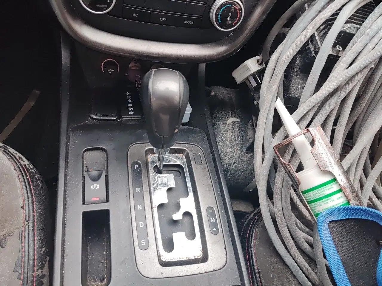 Bestune X80 2016 2.0L automatic Comfort trim level — миниатюра 15