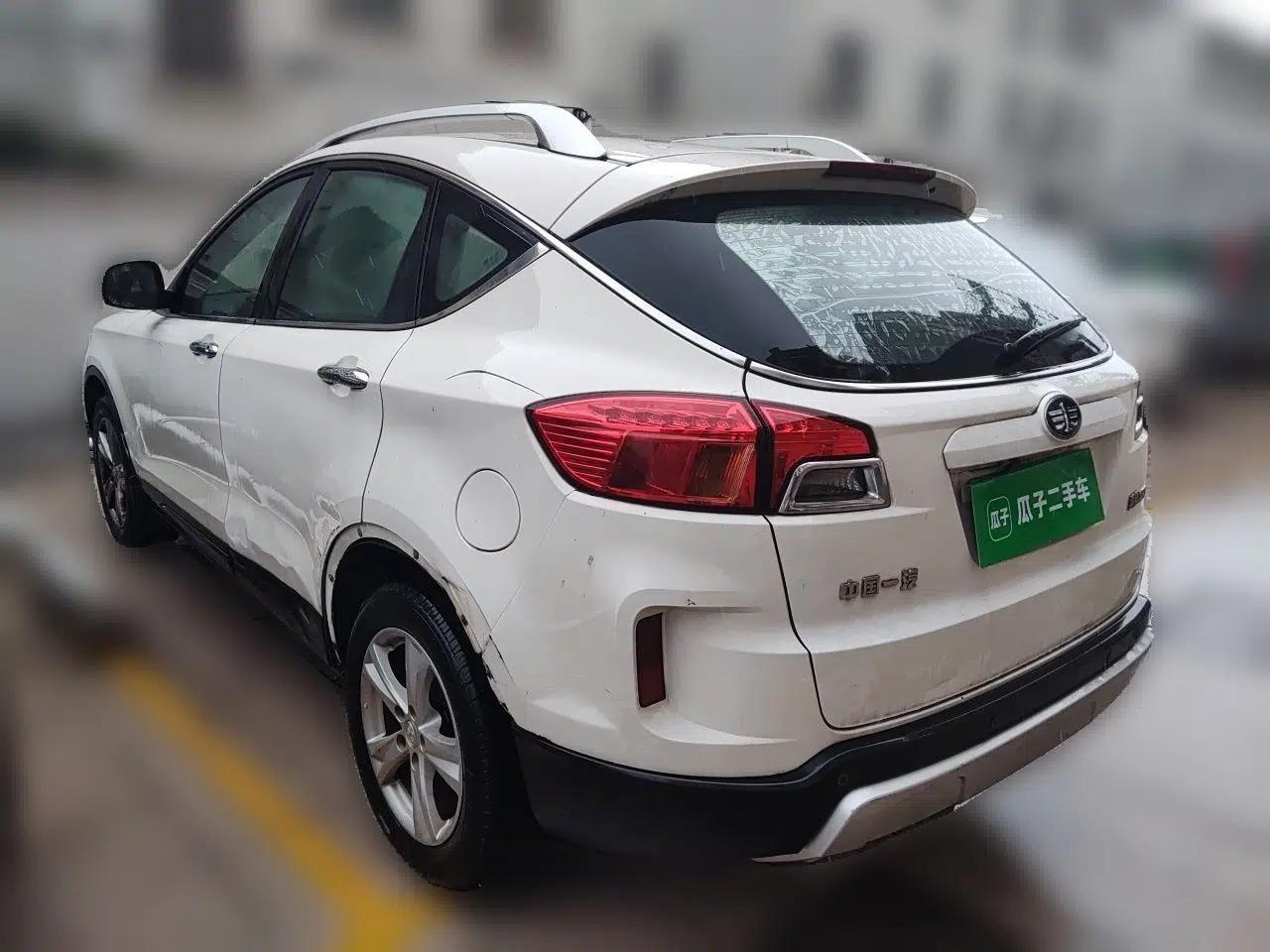 Bestune X80 2016 2.0L automatic Comfort trim level — миниатюра 4
