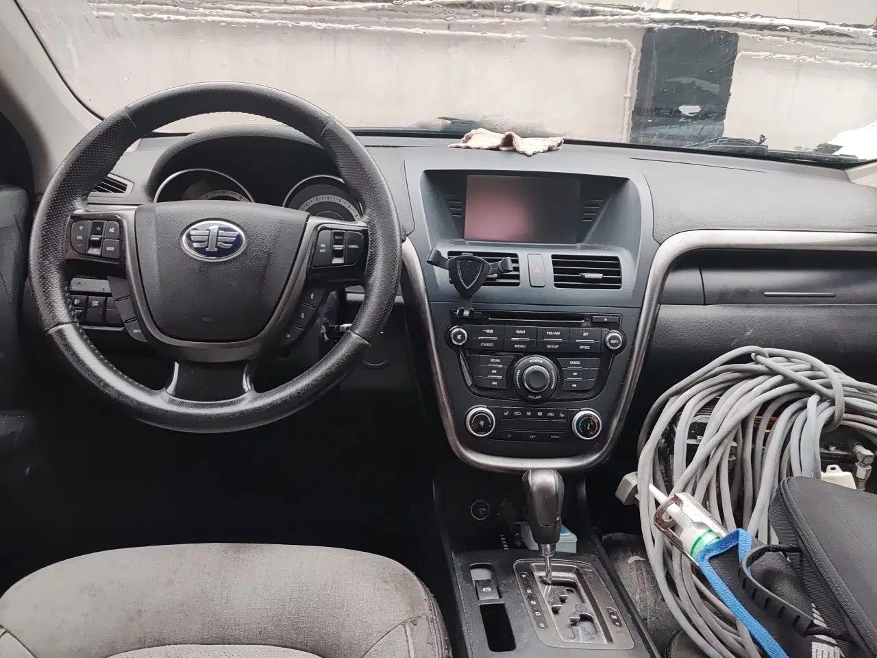 Bestune X80 2016 2.0L automatic Comfort trim level — миниатюра 10
