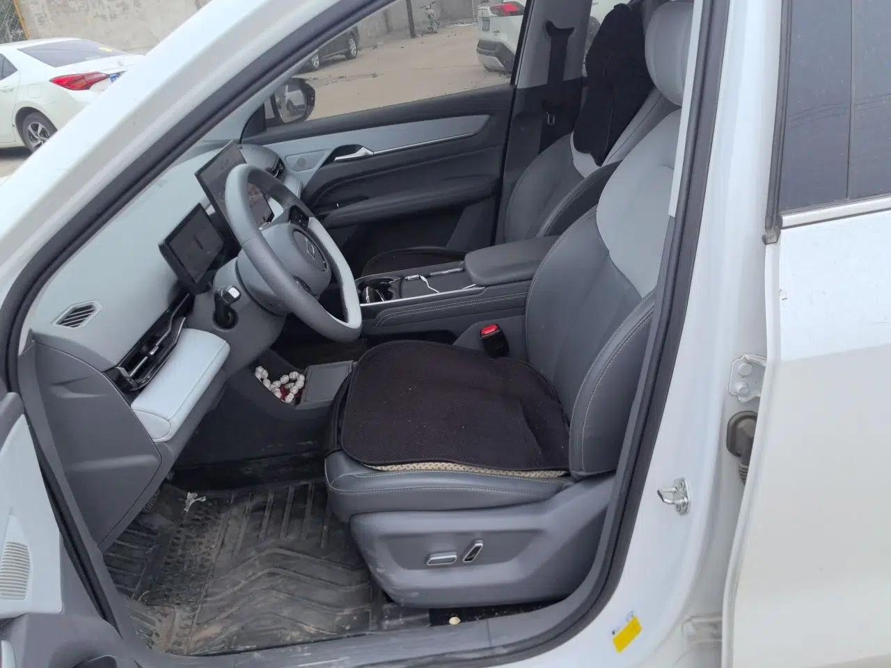 Bestune Yueyi 03 2025 565km Enjoy Edition — миниатюра 16