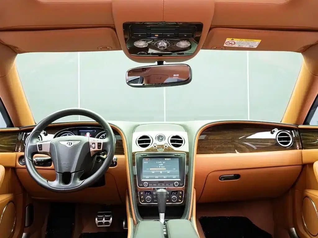2017 Flying Spur 4.0T V8 Standard Edition — миниатюра 14