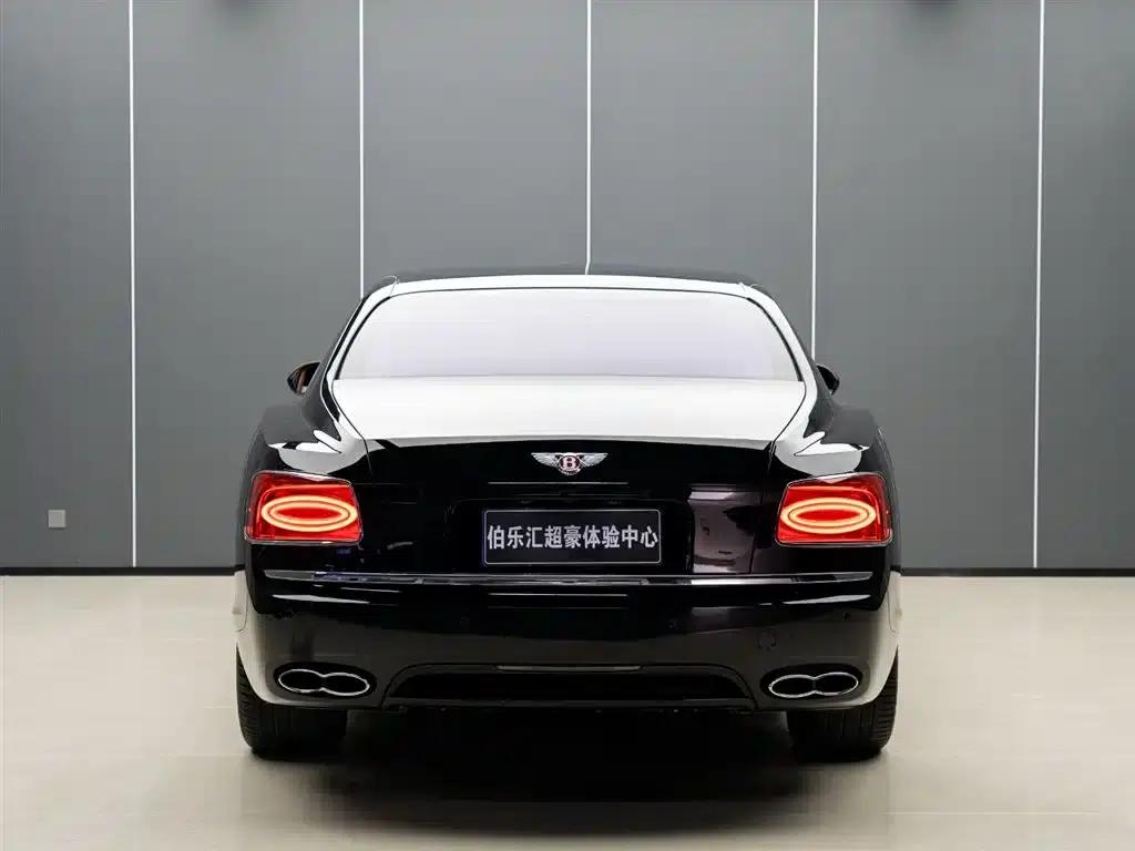 2017 Flying Spur 4.0T V8 Standard Edition — миниатюра 6
