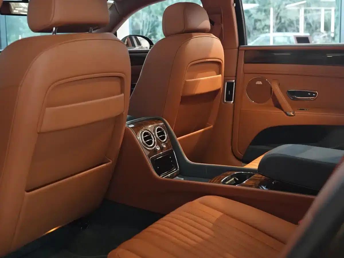 2017 Flying Spur 4.0T V8 Standard Edition — миниатюра 11