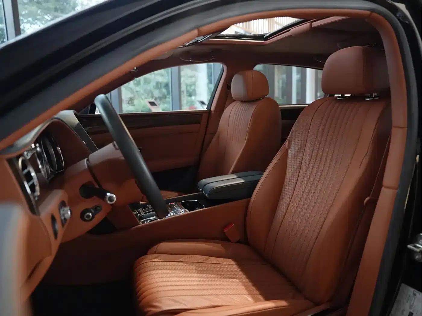 2017 Flying Spur 4.0T V8 Standard Edition — миниатюра 15