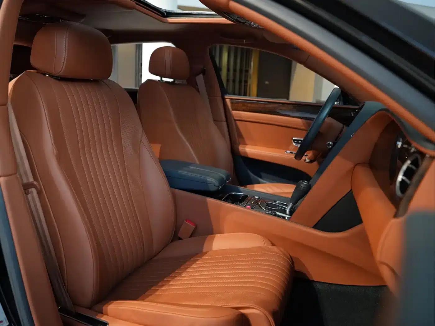 2017 Flying Spur 4.0T V8 Standard Edition — миниатюра 7