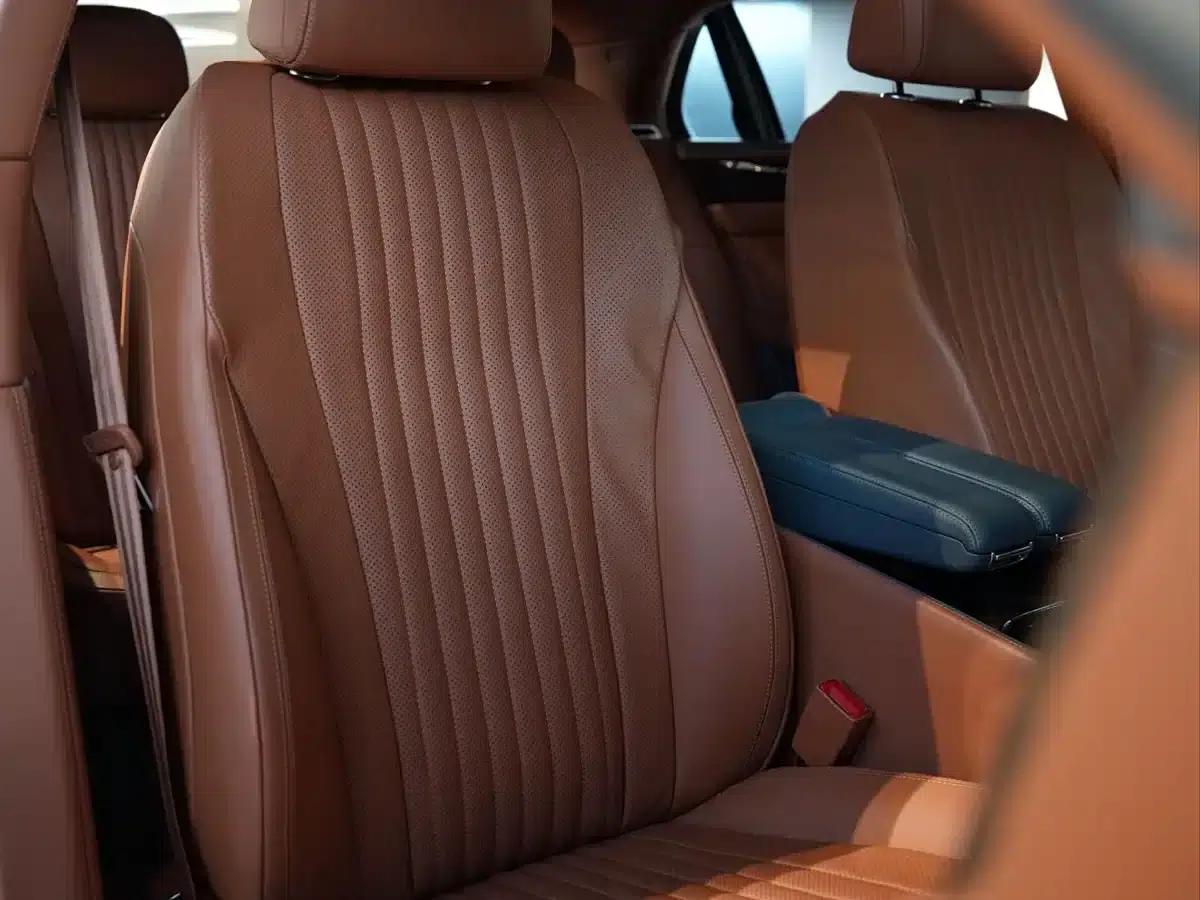 2017 Flying Spur 4.0T V8 Standard Edition — миниатюра 8