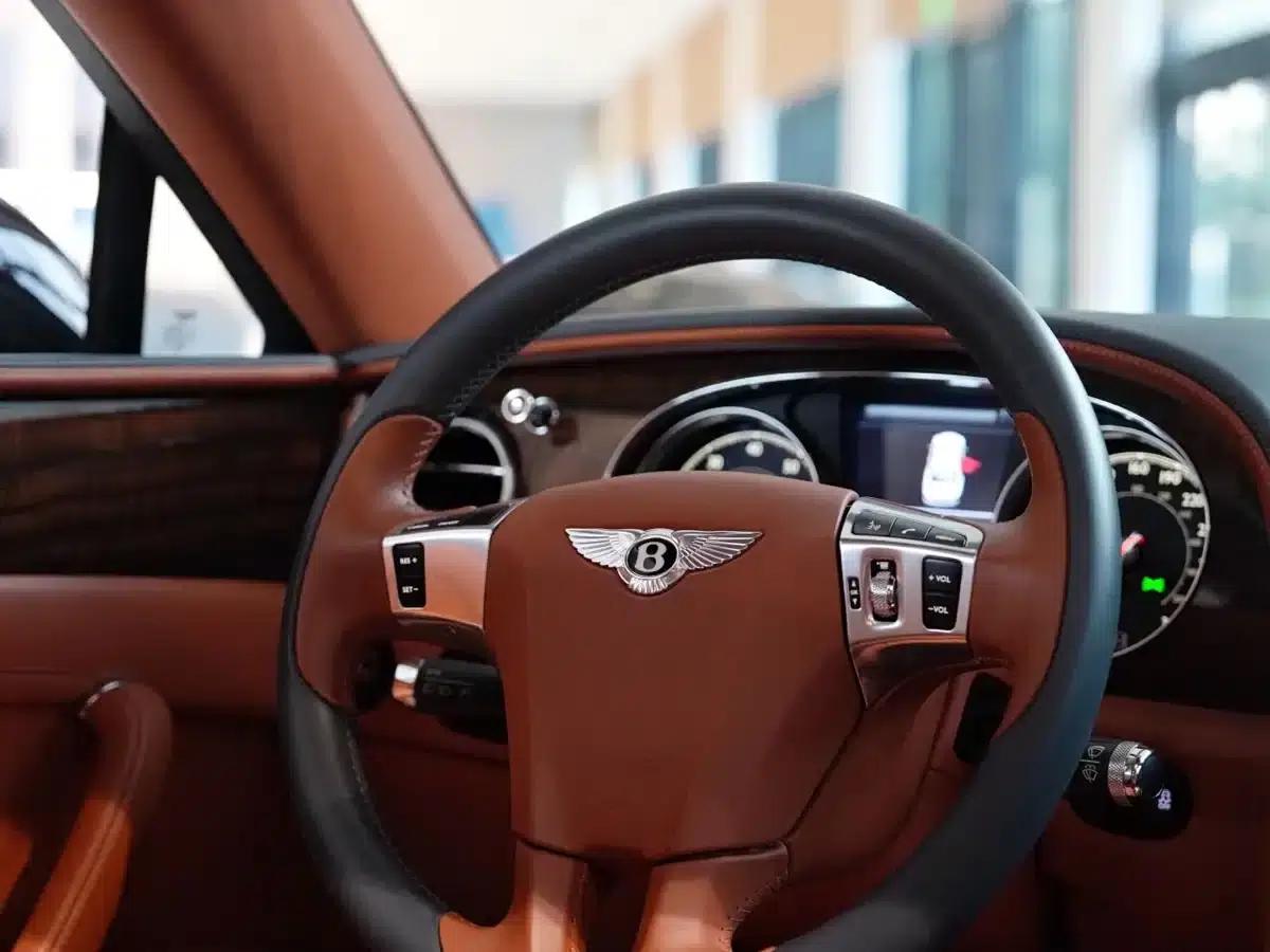 2017 Flying Spur 4.0T V8 Standard Edition — миниатюра 9