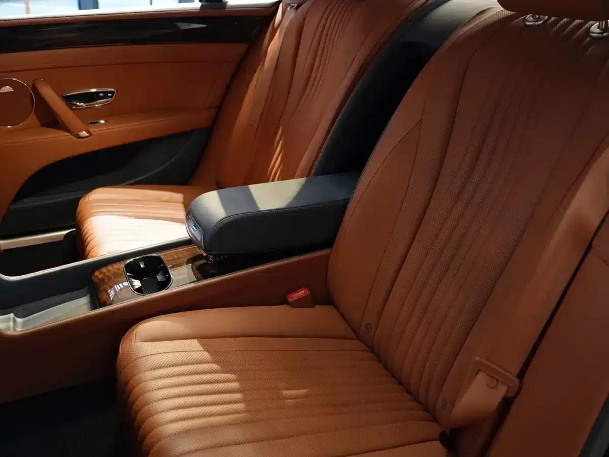 2017 Flying Spur 4.0T V8 Standard Edition — миниатюра 10