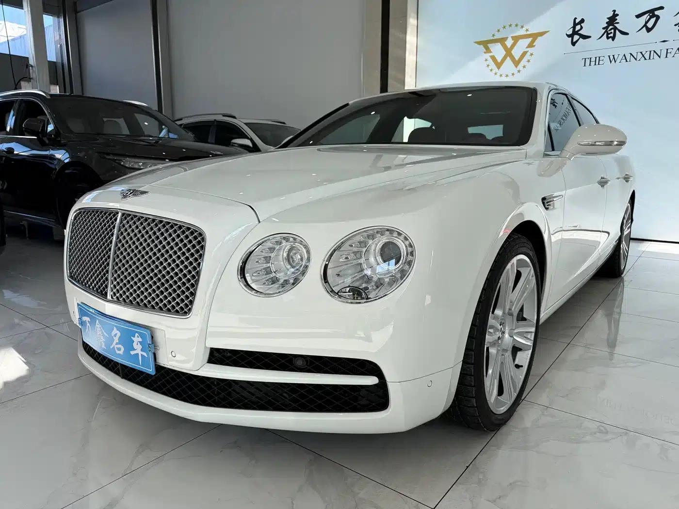 2016 Flying Spur 4.0T V8 Standard Edition — миниатюра 1