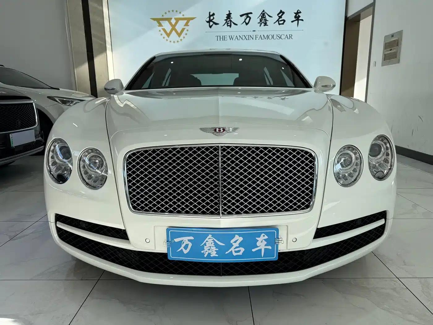 2016 Flying Spur 4.0T V8 Standard Edition — миниатюра 2