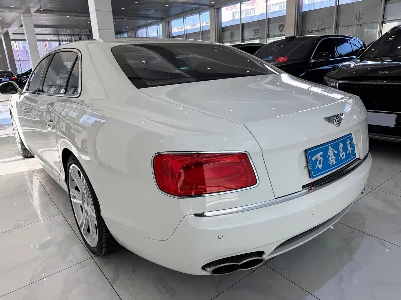 2016 Flying Spur 4.0T V8 Standard Edition — миниатюра 16