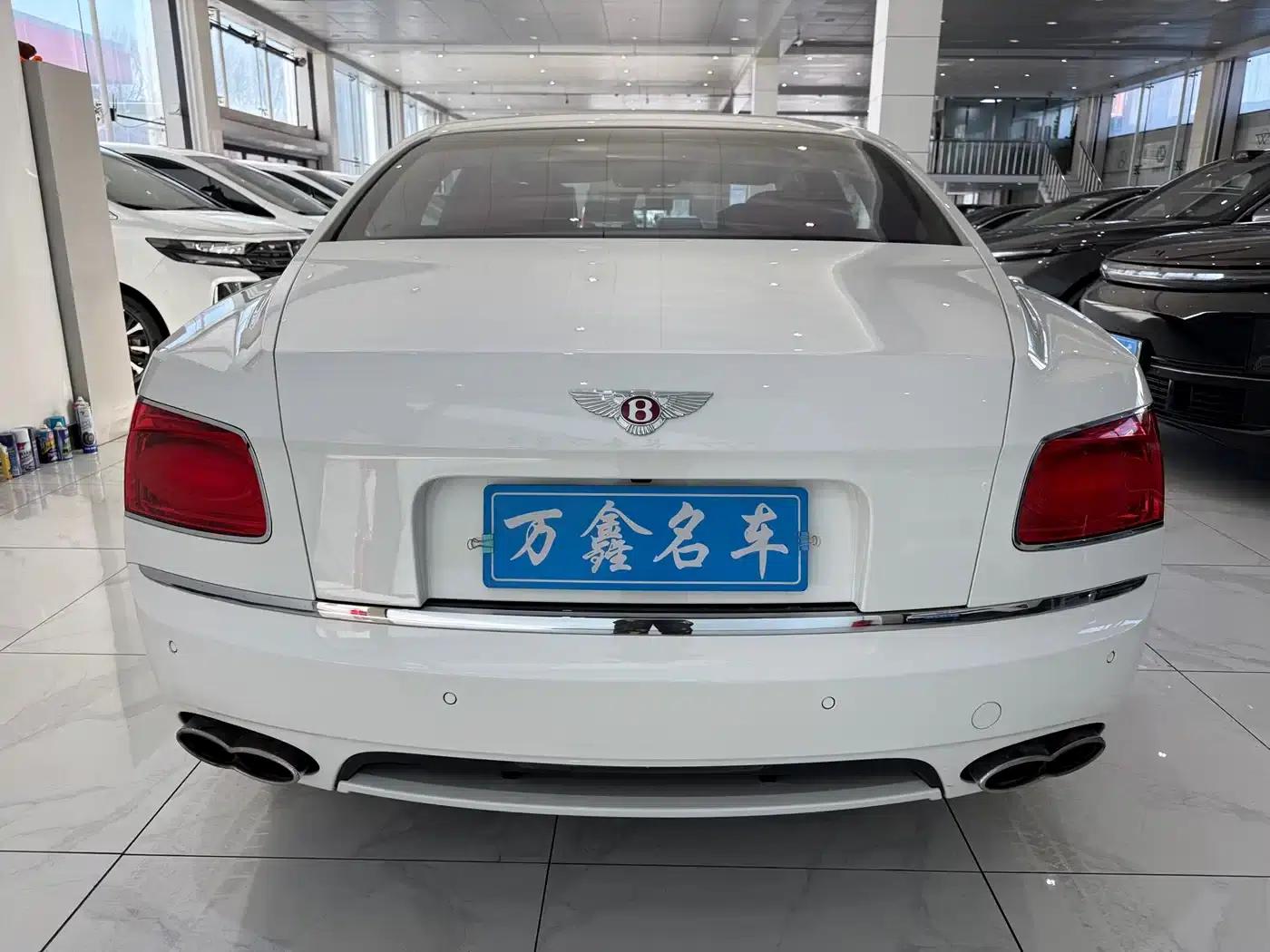 2016 Flying Spur 4.0T V8 Standard Edition — миниатюра 17