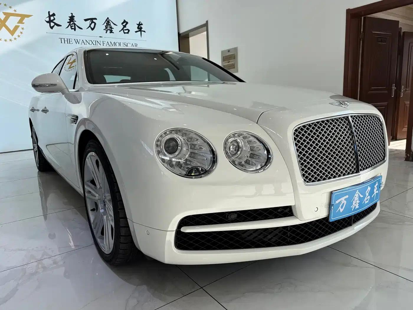 2016 Flying Spur 4.0T V8 Standard Edition — миниатюра 3